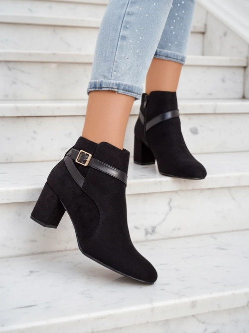 Жіночі чоботи Royalfashion на посаді Елорон