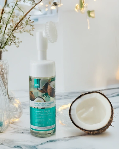 Очищуюча зволожуюча піна для обличчя, що зменшує пігментацію, КОКОС 150 мл