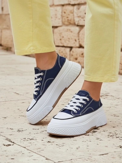 Royalfashion Жіночі платформені кросівки Beemes