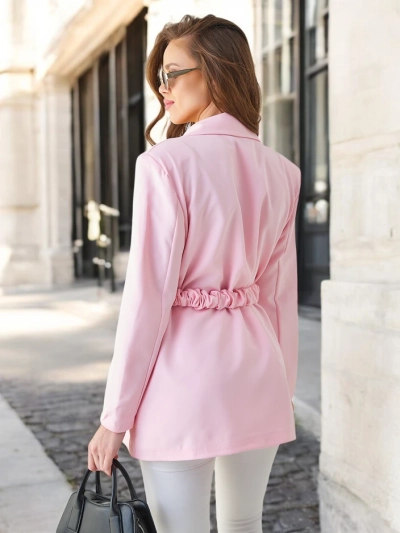 Royalfashion Жіночий блейзер з поясом та декоративною квіткою