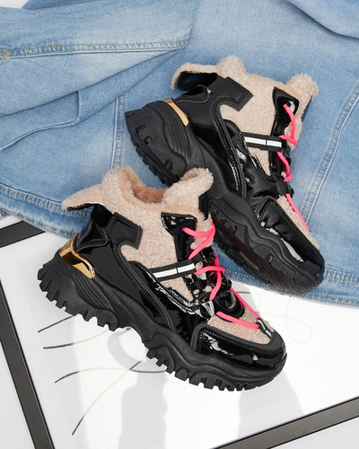 Černá dámská sportovní obuv s kožíškem a neonově růžovými tkaničkami Adbo- Obuv