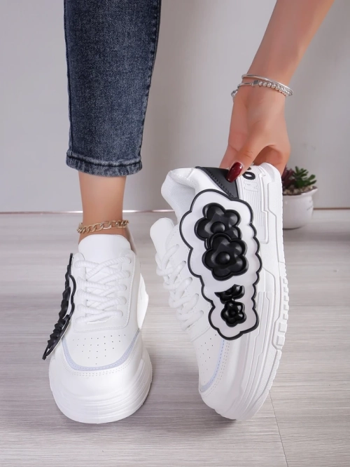 Royalfashion Жіночі кросівки з декоративним верхом Nendales