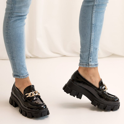 OUTLET Dámské černé lakované slip on boty s řetízkem Guinewra - Obuv