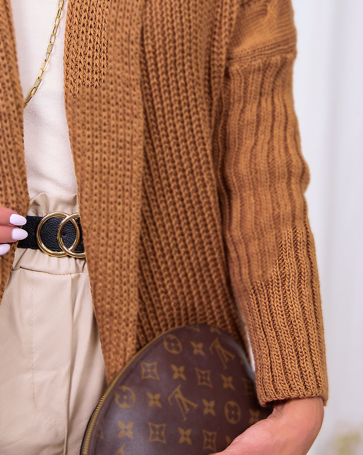 Royalfashion Dámský hnědý svetr s přehozem