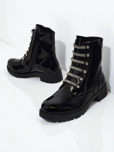 Лаковані шнуровані жіночі ботильйони Fjorra