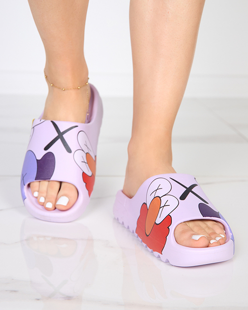Фіолетові гумові шльопанці жіночі з принтом Pfizz