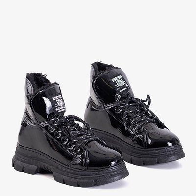 Černé lakované dámské boty od firmy Rostorie - Footwear