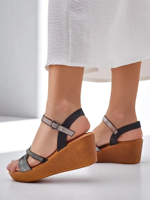 Royalfashion Жіночі сандалі на платформі з кристалами та блискітками Eclat