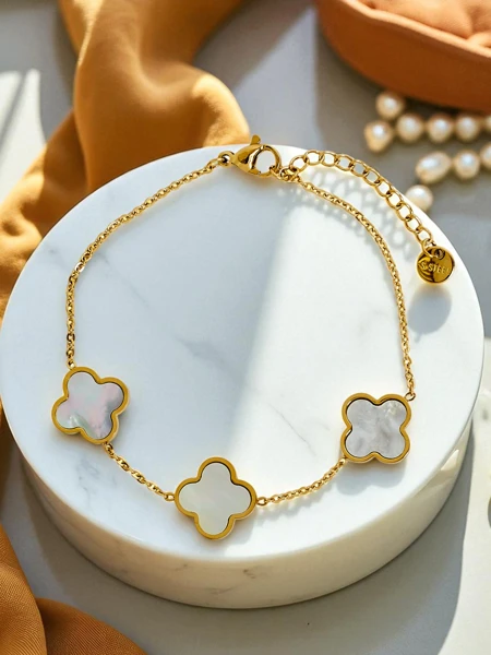 Náramek Callisto Nero s Motivem Květu