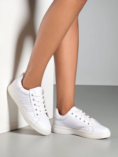 Жіночі спортивні кросівки Royalfashion Fogod на шнурівці