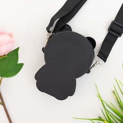 Чорна сумочка у формі ведмедика