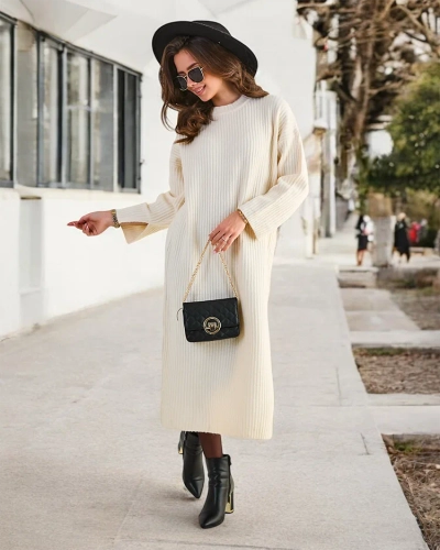 Dlouhý svetr našich dámských šatů značky Royalfashion