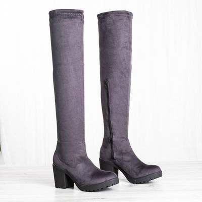 OUTLET Šedé boty na vyšším sloupku Moccalinea - obuv