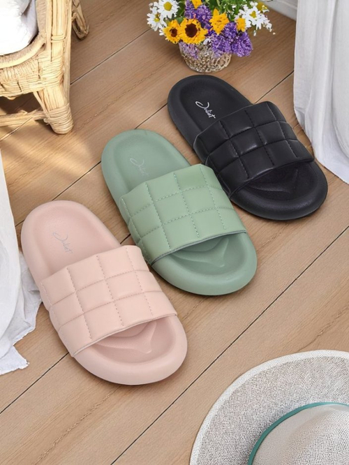 Royalfashion Жіночі шльопанці на плоскій підошві Quilt Walk