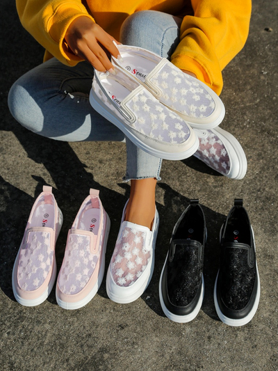 Royalfashion Жіночі сітчасті лофери з квітами Emzos