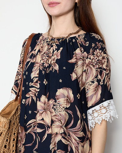 Dámská tmavě modrá halenka s květy PLUS VELIKOST - Oblečení