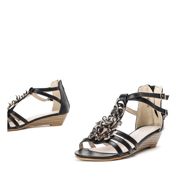 Czarne sandały z motylkami Samira- Obuwie