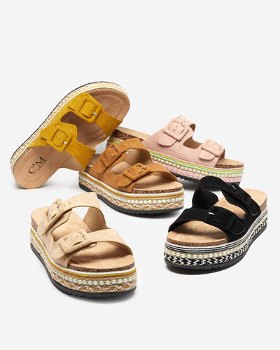 OUTLET Dámské růžové pantofle na silné podrážce Carisno - Obuv