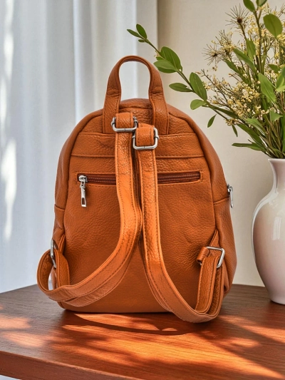Elegantní dámský batoh Calista Camel ekologická kůže Królewska Moda