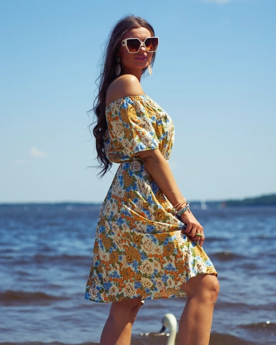 Royalfashion Dámské květinové mini šaty a'la hiszpanka v béžové barvě