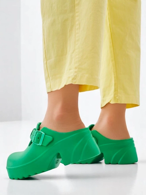 Royalfashion Жіночі гумові сандалі на підборах Voxones