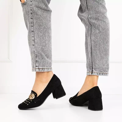 OUTLET Černé lodičky na sloupku s ozdobným svrškem Nell-shoes