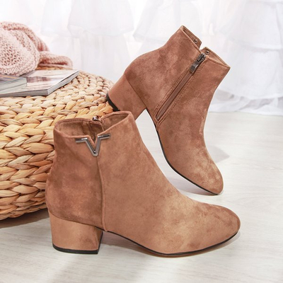 Коричневі ботильйони на низькому каблуці Roni - Взуття