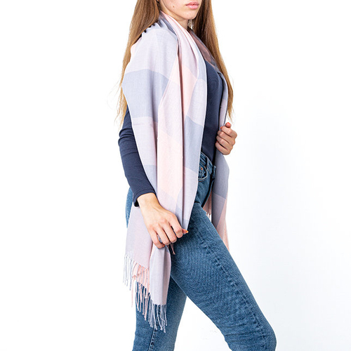 Рожевий жіночий шарф в клітинку