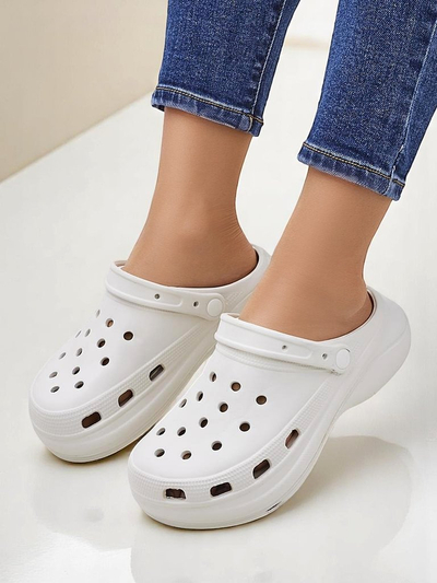 Royalfashion Dámské gumové sandály s výřezy Dellosa