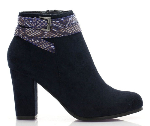 Granatowe botki z paskiem - Obuwie
