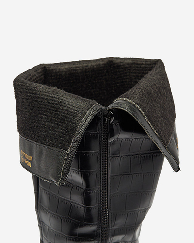 Dámské kozačky na jehlovém podpatku s reliéfem v černé barvě Mastiu- Obuv