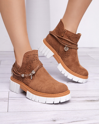 Коричневі жіночі чоботи з прикрасами Versi