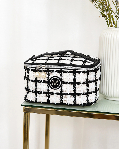 Dámská kostkovaná kosmetická taška Royalfashion v bílé barvě