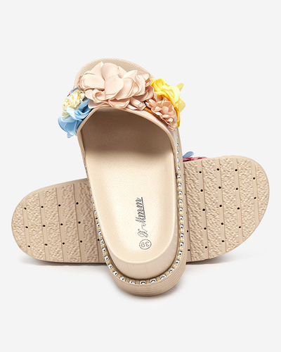 Dámské pantofle s látkovými květy v béžové Kaffga - Obuv