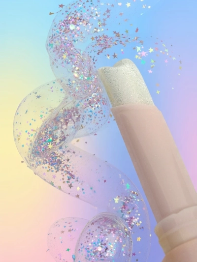 Třpytivá rtěnka v odstínu Rosy Gem