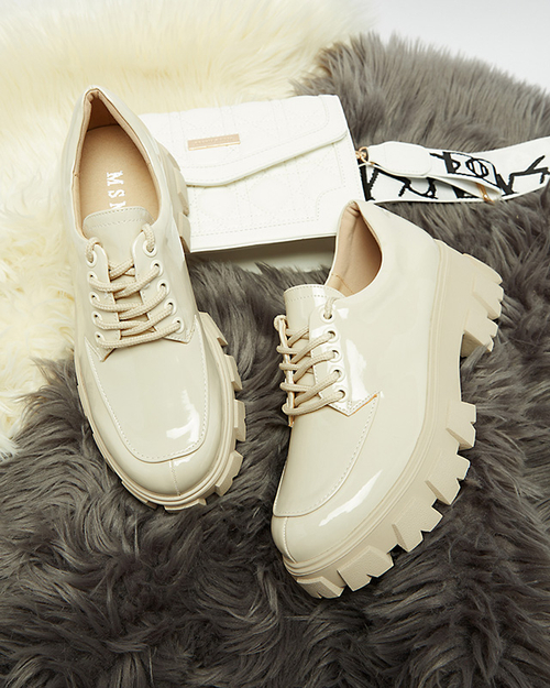 Бежеві жіночі туфлі на рельєфній підошві Ginara