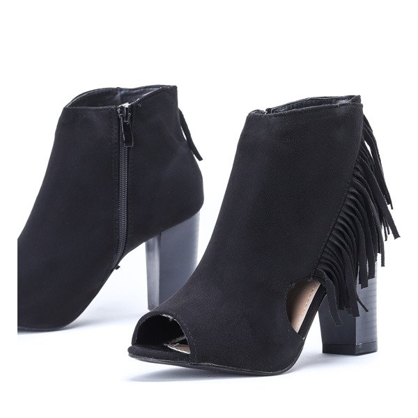 Czarne botki na słupku z wycięciem na nosku Pariea - Obuwie