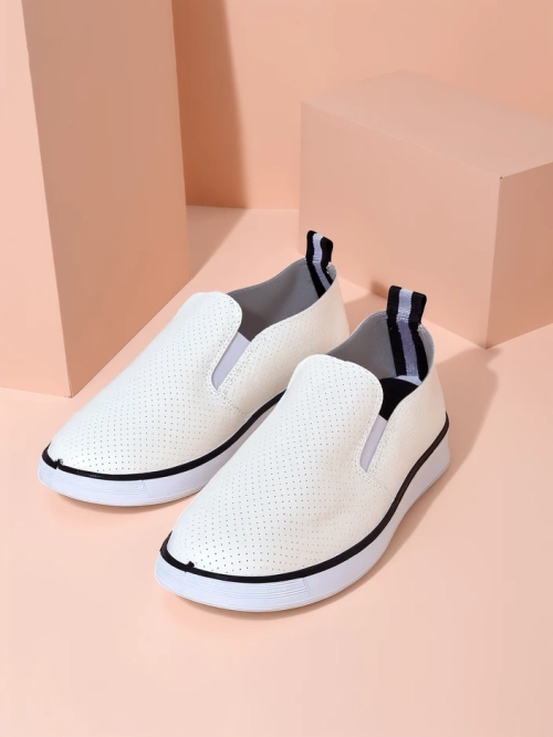 Royalfashion Жіночі перфоровані спортивні черевики Musio