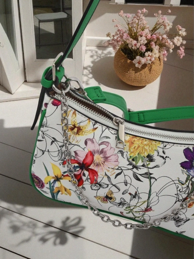 Royalfashion Malá dámská kabelka z ekokůže s květinovým vzorem Lily Bloom