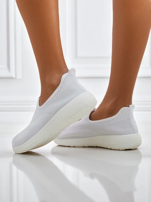 Жіночі білі сліпони Callista з дихаючої тканини на плоскій підошві