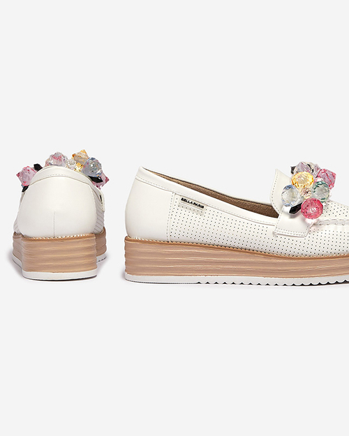 Білі жіночі мокасини з декоративними кристалами Liscutio- Footwear