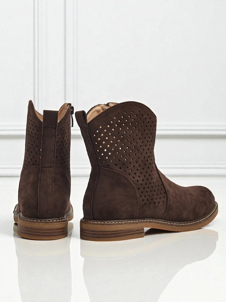 Prolamované eko semišové kotníkové boty s přírodní vložkou Nolani