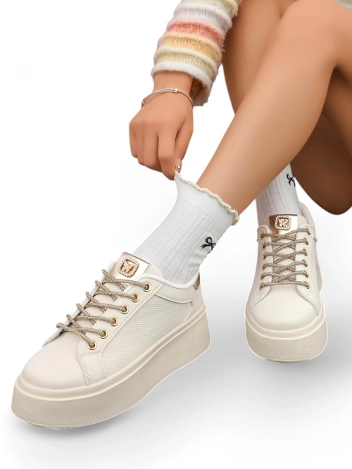 Royalfashion Жіночі спортивні кросівки з декоративними шнурівками Eone