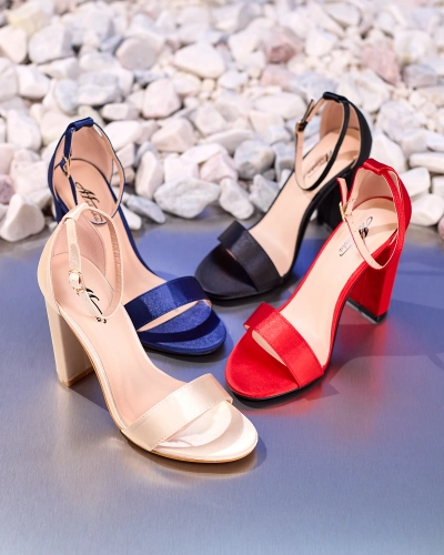 Жіночі босоніжки на високих підборах Royalfashion червоного кольору Umella