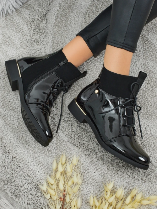 Лаковані жіночі ботильйони на шнурівці Avoria