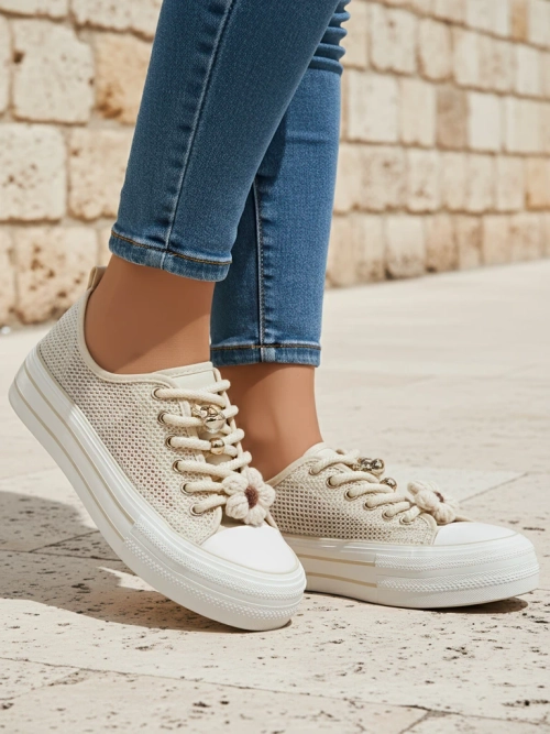 Royalfashion жіночі перфоровані кросівки з декором Osdo