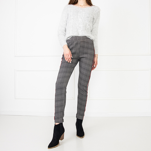Жіночі штани в клітинку