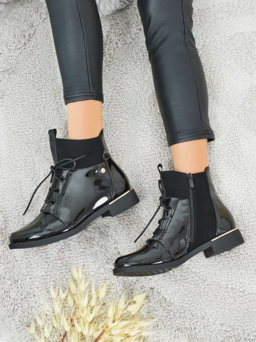 Лаковані жіночі ботильйони на шнурівці Avoria