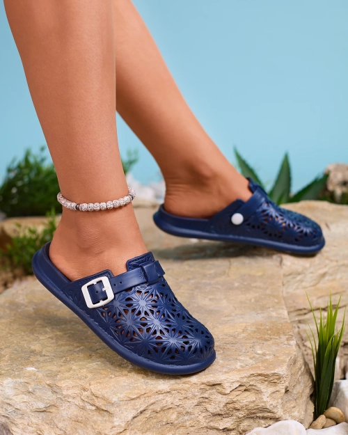 Royalfashion темно-сині ажурні жіночі шльопанці Fuslli