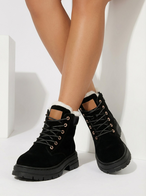 Royalfashion Жіночі утеплені черевики-трапери чорного кольору Radoras